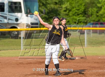 Thumbnail 3 in Quitman vs. Mountainburg (AAA 2A Regional Playoff) photogallery.