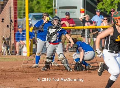 Thumbnail 3 in Quitman vs. Mountainburg (AAA 2A Regional Playoff) photogallery.