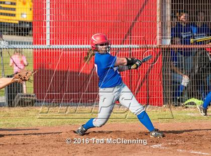 Thumbnail 1 in Quitman vs. Mountainburg (AAA 2A Regional Playoff) photogallery.