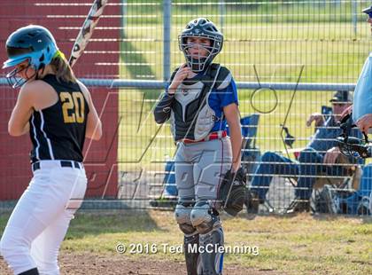 Thumbnail 2 in Quitman vs. Mountainburg (AAA 2A Regional Playoff) photogallery.