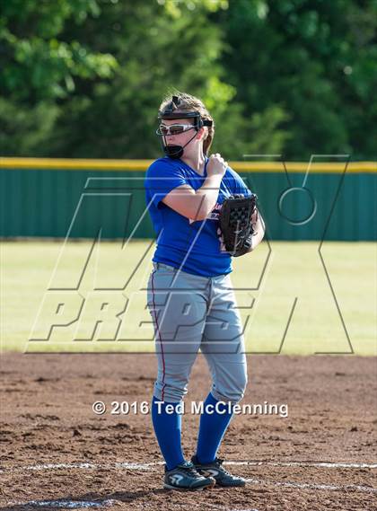 Thumbnail 2 in Quitman vs. Mountainburg (AAA 2A Regional Playoff) photogallery.