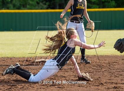 Thumbnail 3 in Quitman vs. Mountainburg (AAA 2A Regional Playoff) photogallery.