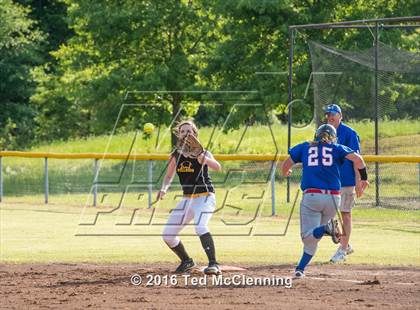 Thumbnail 3 in Quitman vs. Mountainburg (AAA 2A Regional Playoff) photogallery.