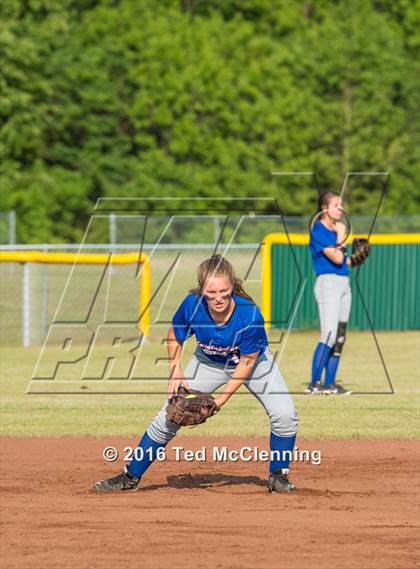 Thumbnail 3 in Quitman vs. Mountainburg (AAA 2A Regional Playoff) photogallery.
