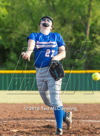 Thumbnail 3 in Quitman vs. Mountainburg (AAA 2A Regional Playoff) photogallery.