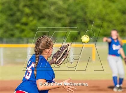 Thumbnail 1 in Quitman vs. Mountainburg (AAA 2A Regional Playoff) photogallery.