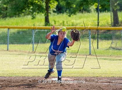 Thumbnail 1 in Quitman vs. Mountainburg (AAA 2A Regional Playoff) photogallery.