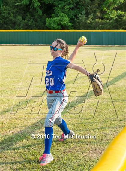 Thumbnail 1 in Quitman vs. Mountainburg (AAA 2A Regional Playoff) photogallery.