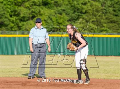 Thumbnail 3 in Quitman vs. Mountainburg (AAA 2A Regional Playoff) photogallery.