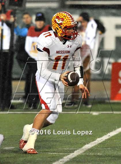 Thumbnail 1 in Bellarmine College Prep vs. Mission Viejo (CIF State Division 1-AA Final) photogallery.