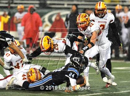 Thumbnail 3 in Bellarmine College Prep vs. Mission Viejo (CIF State Division 1-AA Final) photogallery.