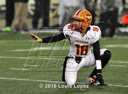 Thumbnail 2 in Bellarmine College Prep vs. Mission Viejo (CIF State Division 1-AA Final) photogallery.
