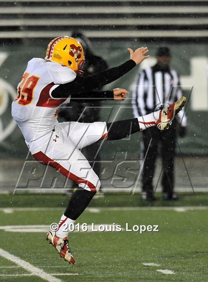 Thumbnail 1 in Bellarmine College Prep vs. Mission Viejo (CIF State Division 1-AA Final) photogallery.