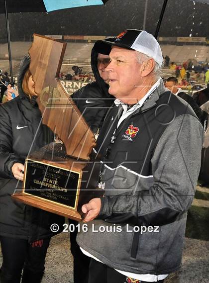 Thumbnail 3 in Bellarmine College Prep vs. Mission Viejo (CIF State Division 1-AA Final) photogallery.