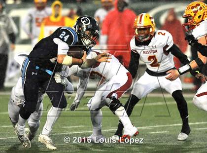 Thumbnail 1 in Bellarmine College Prep vs. Mission Viejo (CIF State Division 1-AA Final) photogallery.