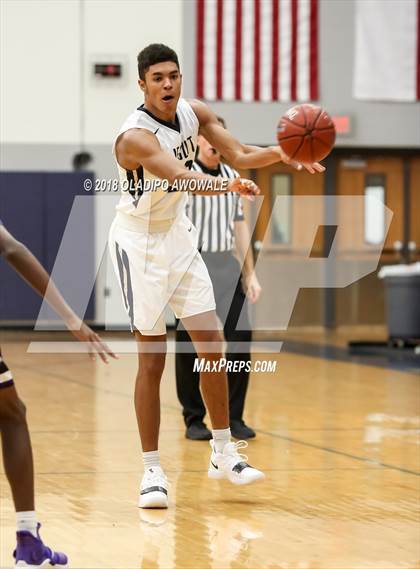Thumbnail 3 in Dallas Jesuit vs. Denton (Lone Star Classic) photogallery.