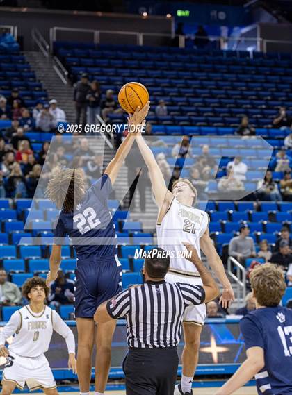 Thumbnail 3 in Servite vs. Loyola photogallery.
