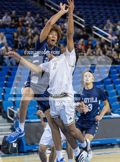 Thumbnail 1 in Servite vs. Loyola photogallery.