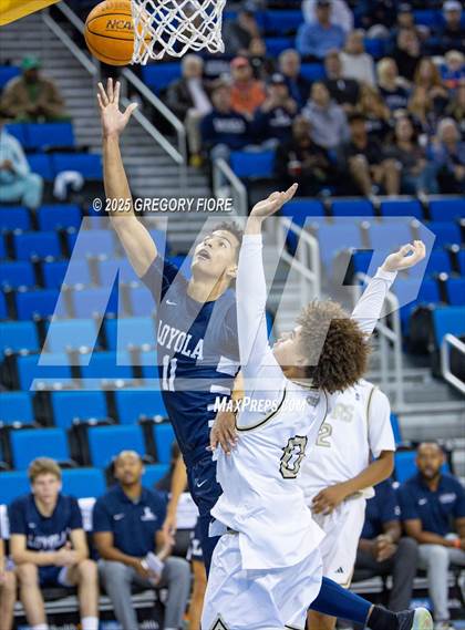 Thumbnail 1 in Servite vs. Loyola photogallery.