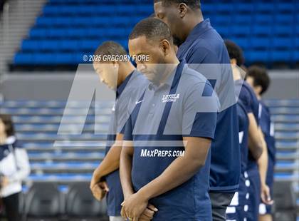 Thumbnail 3 in Servite vs. Loyola photogallery.