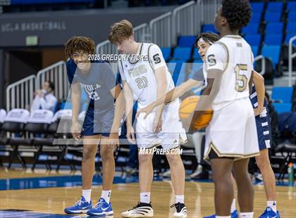 Thumbnail 3 in Servite vs. Loyola photogallery.