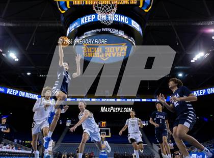 Thumbnail 1 in Servite vs. Loyola photogallery.