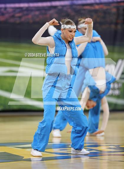 Thumbnail 1 in Fruita Monument (CHSAA 5A State Spirit Championships) photogallery.