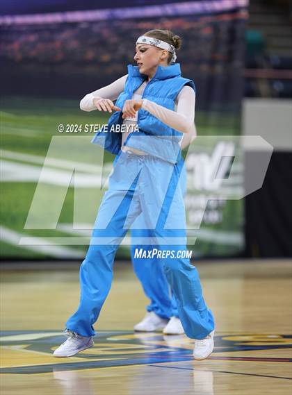 Thumbnail 1 in Fruita Monument (CHSAA 5A State Spirit Championships) photogallery.
