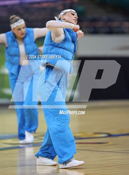 Thumbnail 3 in Fruita Monument (CHSAA 5A State Spirit Championships) photogallery.