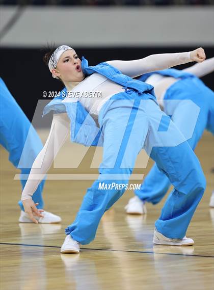 Thumbnail 2 in Fruita Monument (CHSAA 5A State Spirit Championships) photogallery.