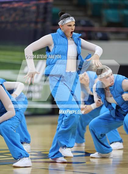 Thumbnail 2 in Fruita Monument (CHSAA 5A State Spirit Championships) photogallery.