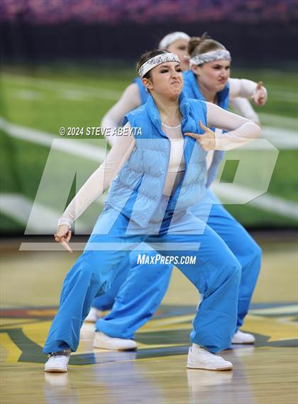 Thumbnail 3 in Fruita Monument (CHSAA 5A State Spirit Championships) photogallery.
