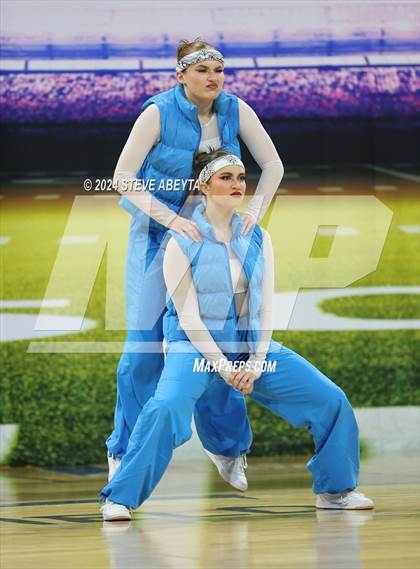 Thumbnail 3 in Fruita Monument (CHSAA 5A State Spirit Championships) photogallery.