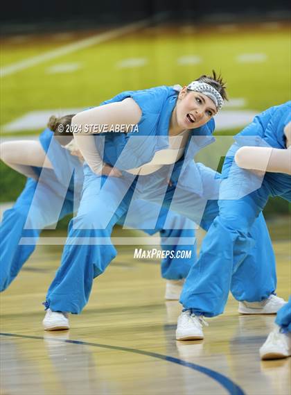 Thumbnail 2 in Fruita Monument (CHSAA 5A State Spirit Championships) photogallery.