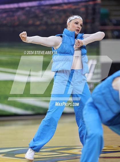 Thumbnail 2 in Fruita Monument (CHSAA 5A State Spirit Championships) photogallery.