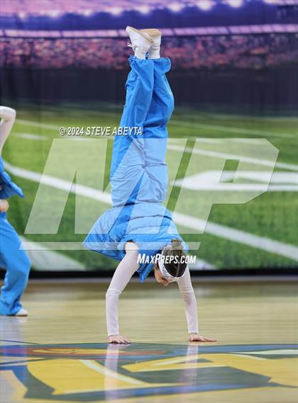 Thumbnail 2 in Fruita Monument (CHSAA 5A State Spirit Championships) photogallery.