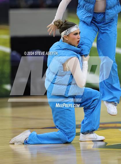 Thumbnail 1 in Fruita Monument (CHSAA 5A State Spirit Championships) photogallery.
