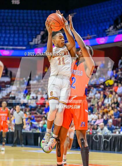 Thumbnail 1 in Bloomfield vs. Granby Memorial (CIAC Class IV Final) photogallery.