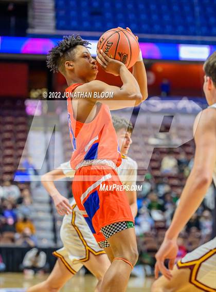 Thumbnail 1 in Bloomfield vs. Granby Memorial (CIAC Class IV Final) photogallery.