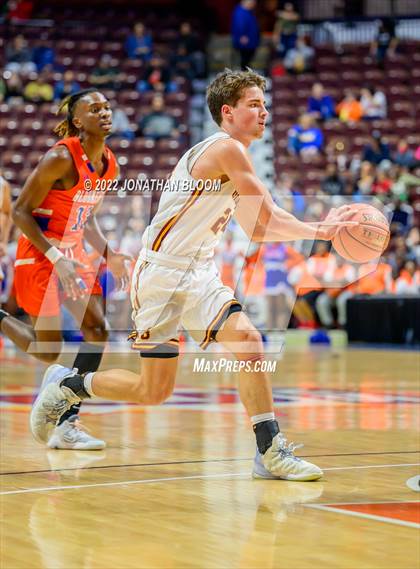 Thumbnail 1 in Bloomfield vs. Granby Memorial (CIAC Class IV Final) photogallery.