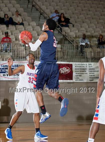 Thumbnail 2 in Northwest vs. Duncanville (Whataburger Tournament) photogallery.