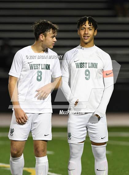 Thumbnail 3 in West Linn vs. Jesuit (OSAA 6A Semifinal) photogallery.