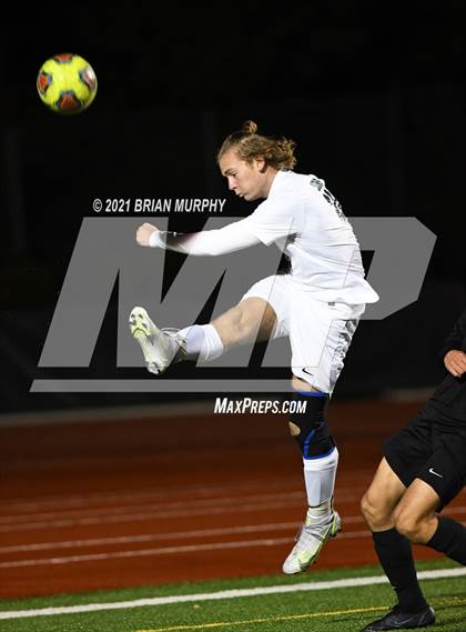 Thumbnail 1 in West Linn vs. Jesuit (OSAA 6A Semifinal) photogallery.