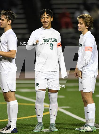 Thumbnail 1 in West Linn vs. Jesuit (OSAA 6A Semifinal) photogallery.