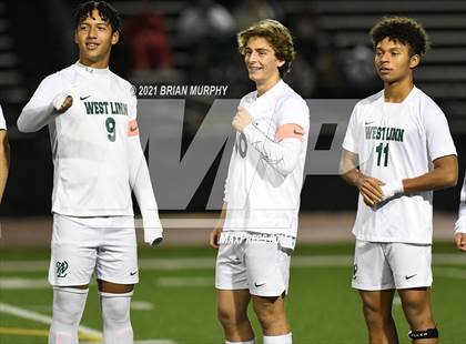 Thumbnail 1 in West Linn vs. Jesuit (OSAA 6A Semifinal) photogallery.