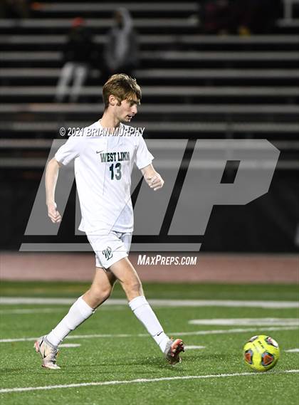 Thumbnail 1 in West Linn vs. Jesuit (OSAA 6A Semifinal) photogallery.
