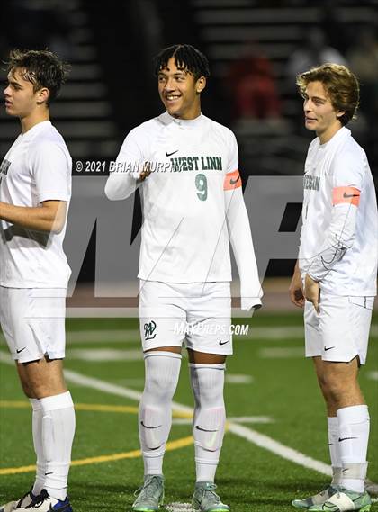 Thumbnail 2 in West Linn vs. Jesuit (OSAA 6A Semifinal) photogallery.