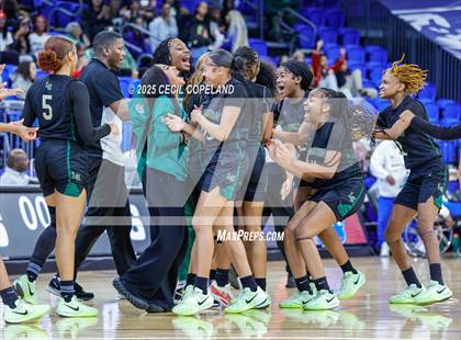 Thumbnail 1 in Bradwell Institute vs. Langston Hughes (GHSA 5A Semifinal) photogallery.