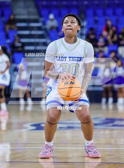 Thumbnail 3 in Bradwell Institute vs. Langston Hughes (GHSA 5A Semifinal) photogallery.