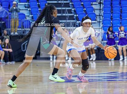 Thumbnail 1 in Bradwell Institute vs. Langston Hughes (GHSA 5A Semifinal) photogallery.